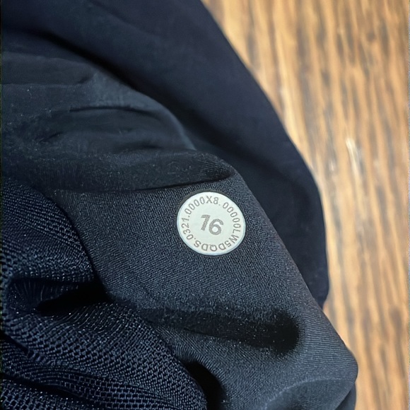 LuLulemon pants - Picture 4 of 9